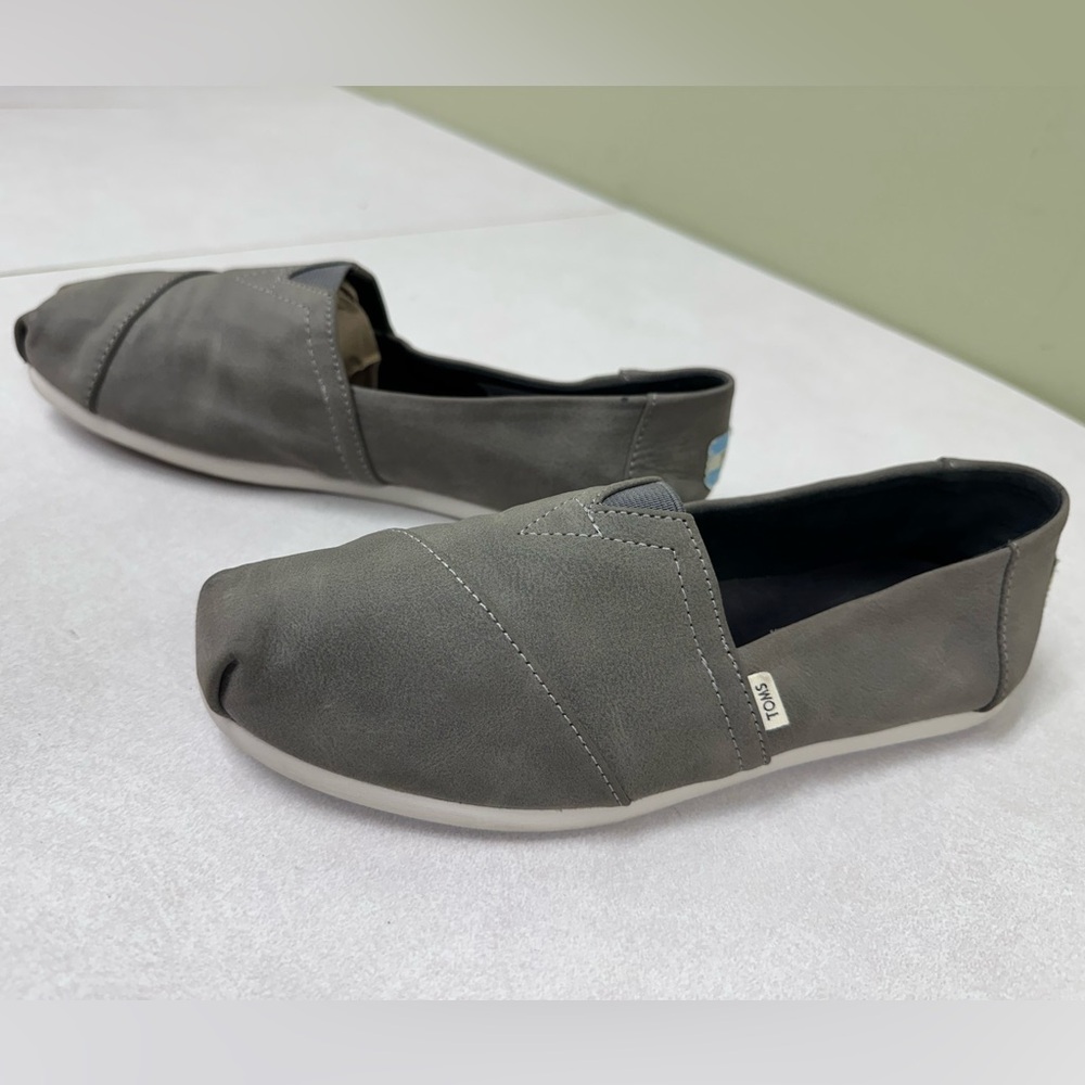 TOMS Charcoal Leather Casual Slip-Ons Women’s 7